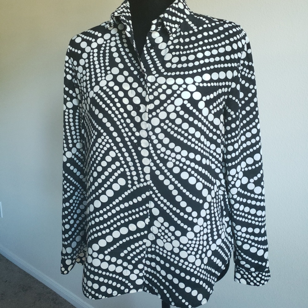 *2F25* Jones New York Black/White Silk Button Down